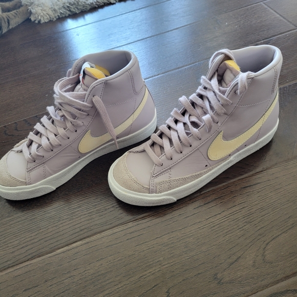 Nike Womens Mid Digital Purple Blazer - Picture 3 of 5